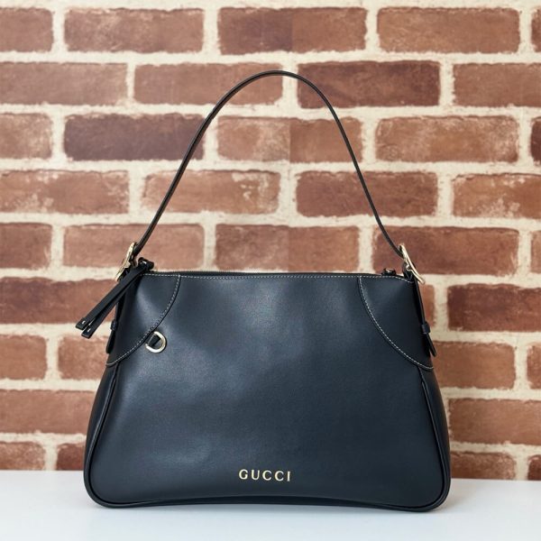 GG Emblem medium shoulder bag - Image 2