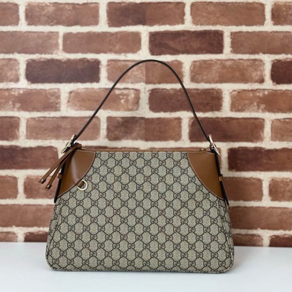 GG Emblem medium shoulder bag - Image 2