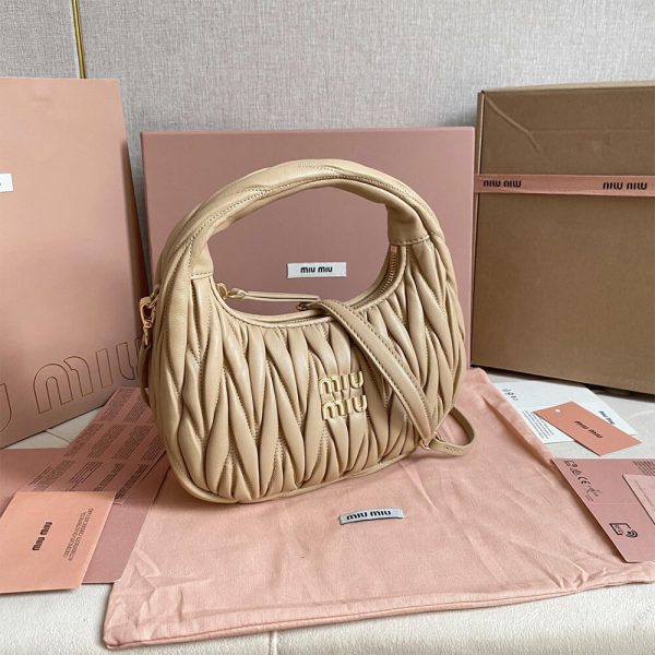 Small Wander matelasse nappa leather hobo bag(HIGH-END GRADE) - Image 3