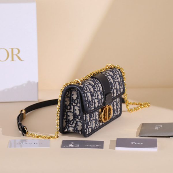 Dior 30 Montaigne East-West Bag with Chain - Image 3