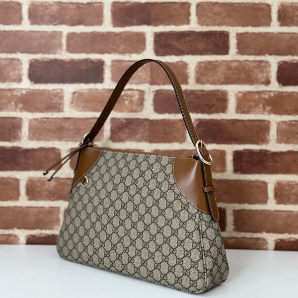 GG Emblem medium shoulder bag - Image 3