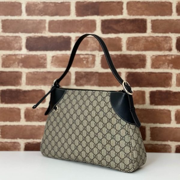 GG Emblem medium shoulder bag - Image 3