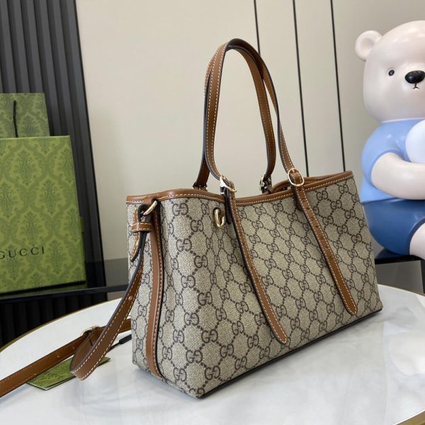 GG Emblem medium tote bag - Image 3