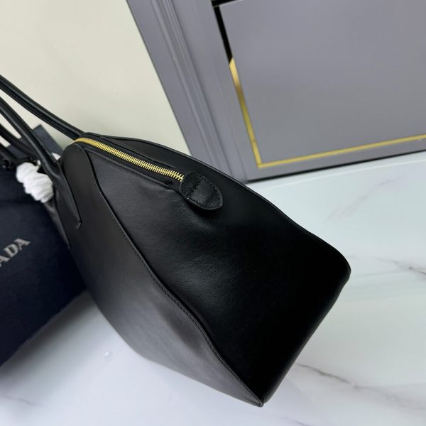 Prada Large leather tote bag with zipper closure(high-end grade) - Image 3