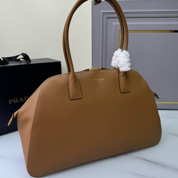 Prada Large leather tote bag with zipper closure(high-end grade) - Image 3