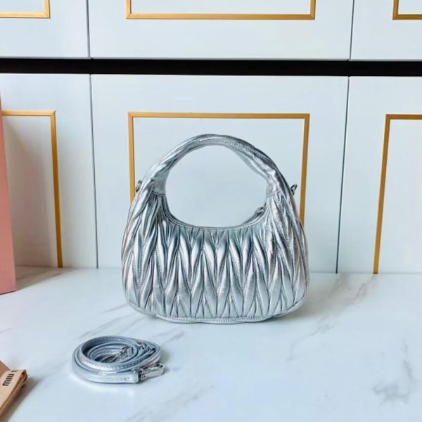 Small Wander matelasse nappa leather hobo bag(HIGH-END GRADE) - Image 4
