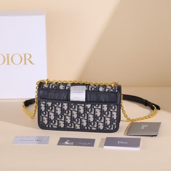 Dior 30 Montaigne East-West Bag with Chain - Image 4