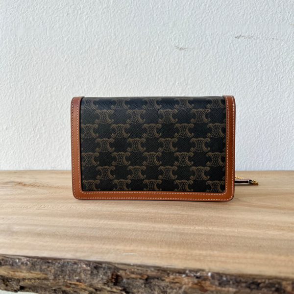 CELINE WALLET ON CHAIN MARGO in TRIOMPHE CANVAS and calfskin(High-end Grade) - Image 4
