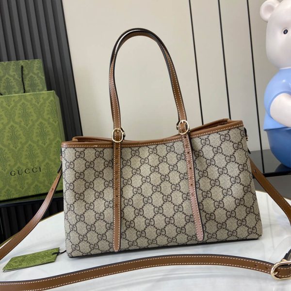 GG Emblem medium tote bag - Image 4