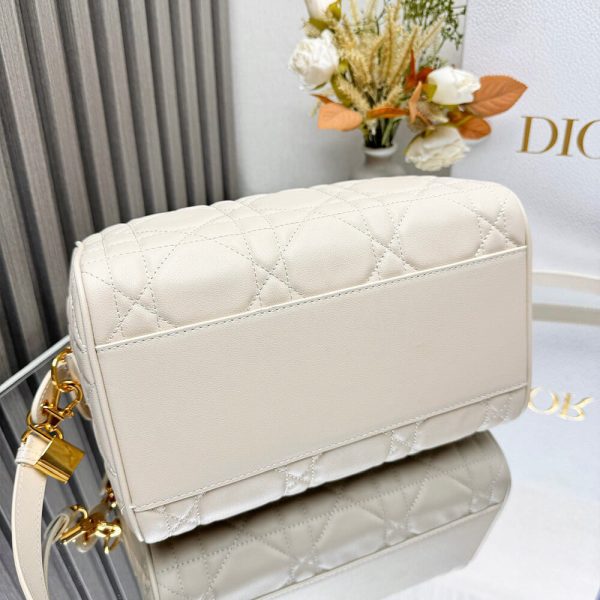 Dior Groove 25 Bag(high-end grade) - Image 5