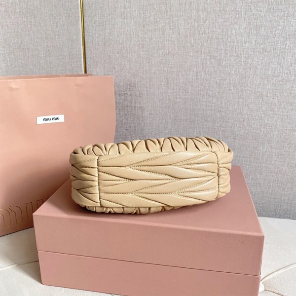 Small Wander matelasse nappa leather hobo bag(HIGH-END GRADE) - Image 5