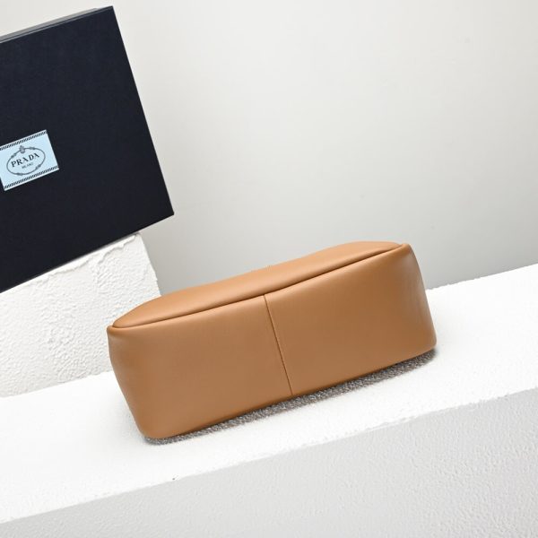 Prada Medium leather handbag - Image 5