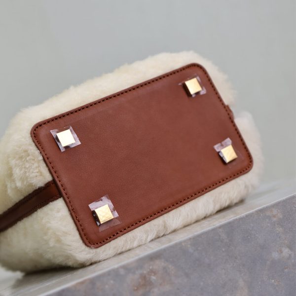 YSL LE 37 mini in shearling - Image 5