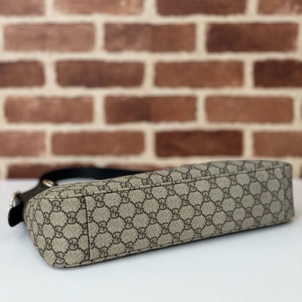 GG Emblem medium shoulder bag - Image 5
