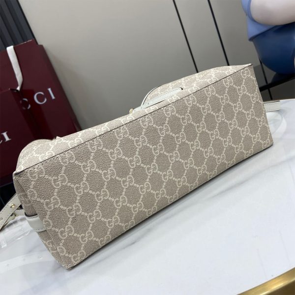 GG Emblem medium tote bag - Image 5