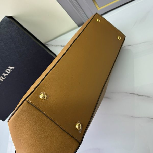 Prada Large leather tote bag with zipper closure(high-end grade) - Image 5