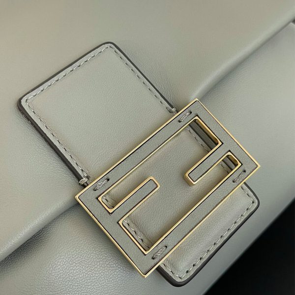 Fendi Mamma Baguette Medium(high-end grade) - Image 6