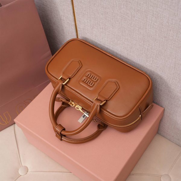 MIUMIU Medium Arcadie Leather Bag(HIGH-END GRADE) - Image 6