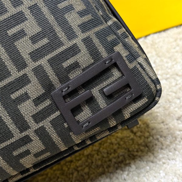 FENDI Simply Fendi Medium - Image 6