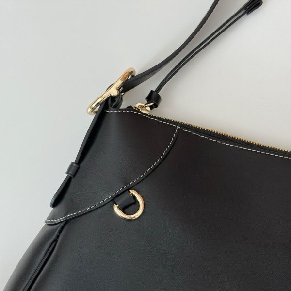 GG Emblem medium shoulder bag - Image 6