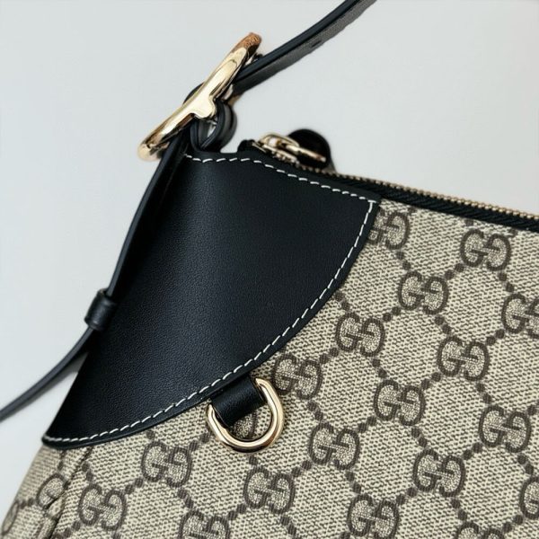 GG Emblem medium shoulder bag - Image 6