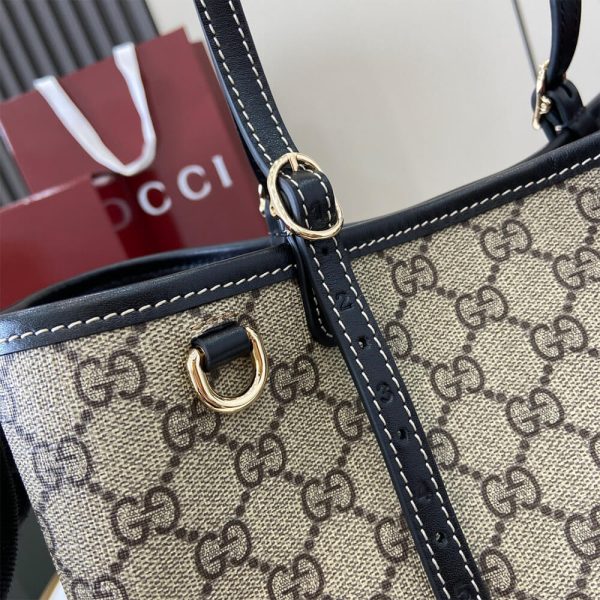GG Emblem medium tote bag - Image 6