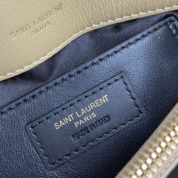 COLLEGE MEDIUM CHAIN BAG IN QUILTED LEATHER - Image 7