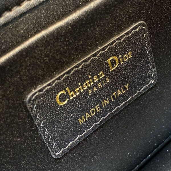 Dior 30 Montaigne East-West Bag with Chain - Image 7
