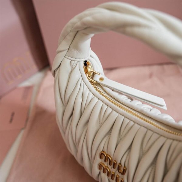 Small Wander matelasse nappa leather hobo bag(HIGH-END GRADE) - Image 7
