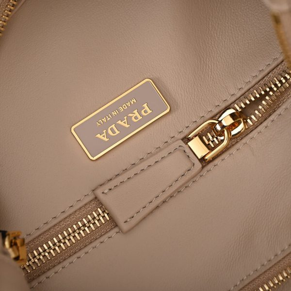 Prada Aimee large leather shoulder bag - Image 7