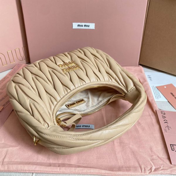 Small Wander matelasse nappa leather hobo bag(HIGH-END GRADE) - Image 8