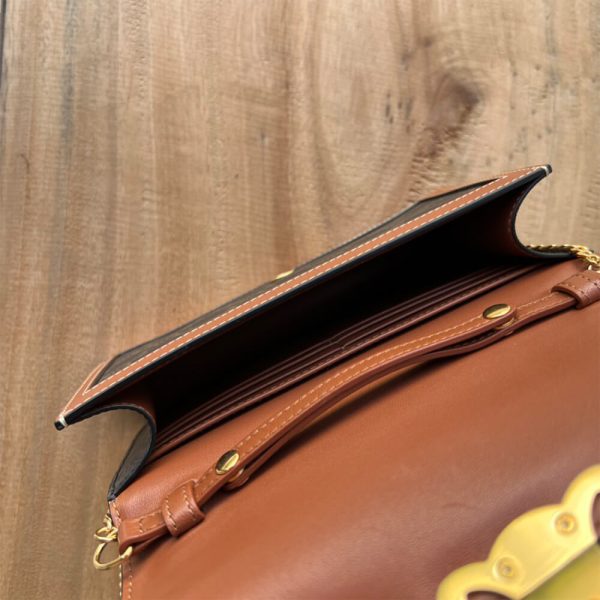 CELINE WALLET ON CHAIN MARGO in TRIOMPHE CANVAS and calfskin(High-end Grade) - Image 8