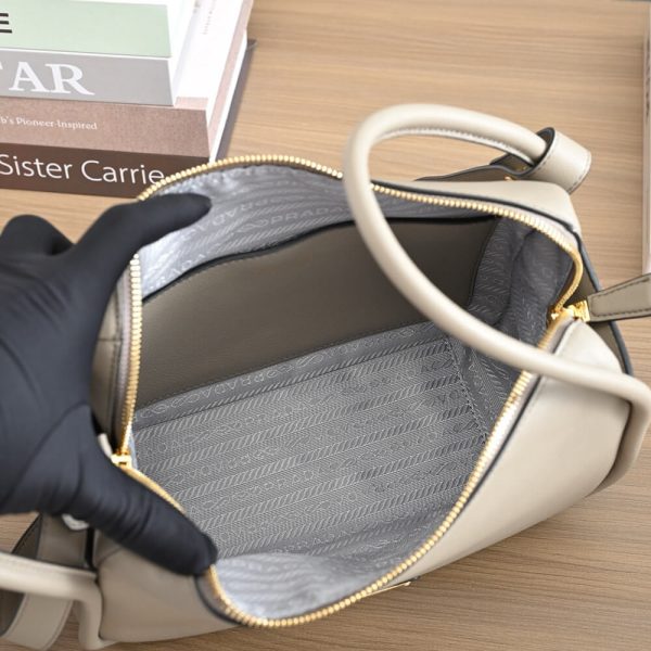Prada Darling leather handbag - Image 8