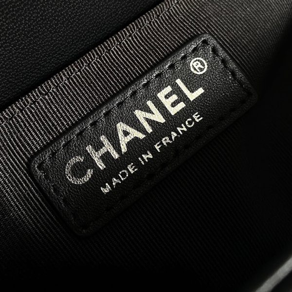 BOY CHANEL HANDBAG(TAX-FREE GRADE) - Image 16