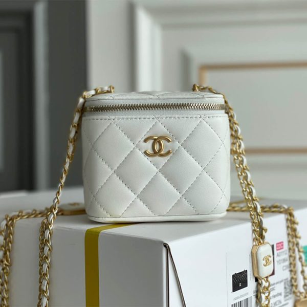 Chanel SMALL VANITY WITH CHAIN - Image 2