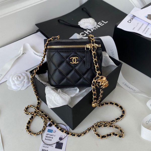 Chanel SMALL VANITY WITH CHAIN - Image 2