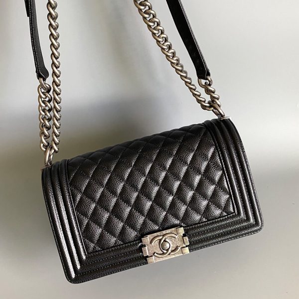 BOY CHANEL HANDBAG(TAX-FREE GRADE) - Image 2
