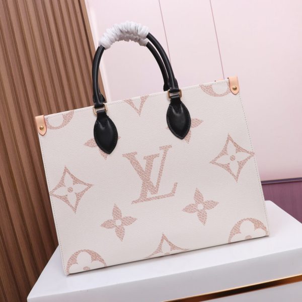 LV OnTheGo MM - Image 2