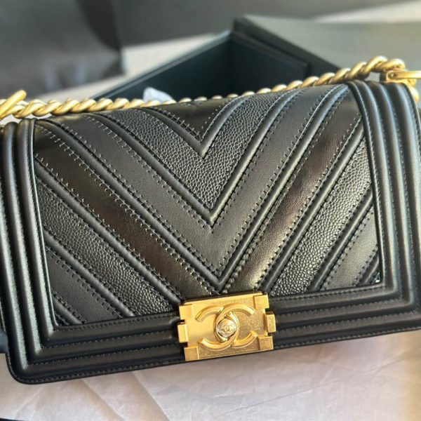 Chevron Boy Chanel Handbag - Image 3