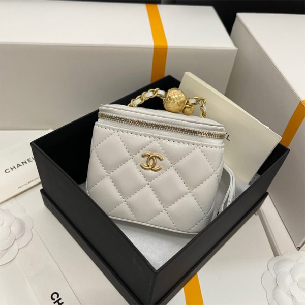 Chanel SMALL VANITY WITH CHAIN - Image 3