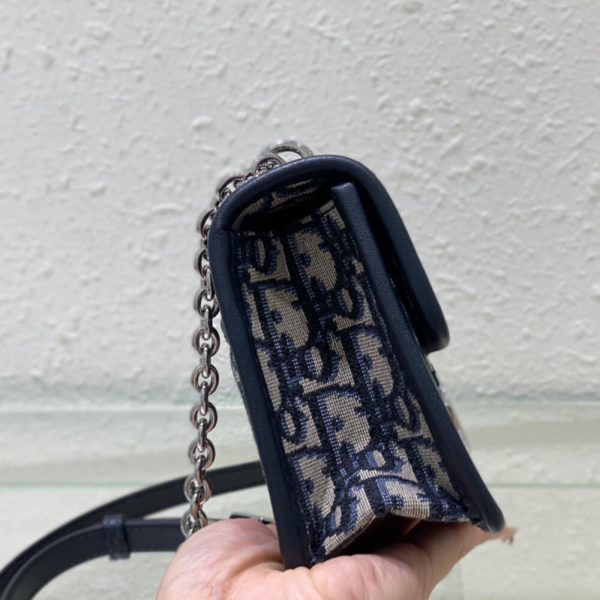 Dior 30 Montaigne East-West Bag with Chain - Image 3