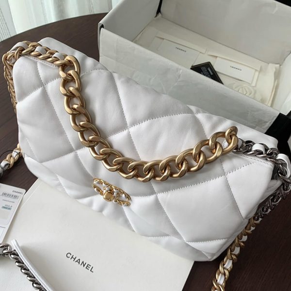 CHANEL 19 Large Handbag - Image 3