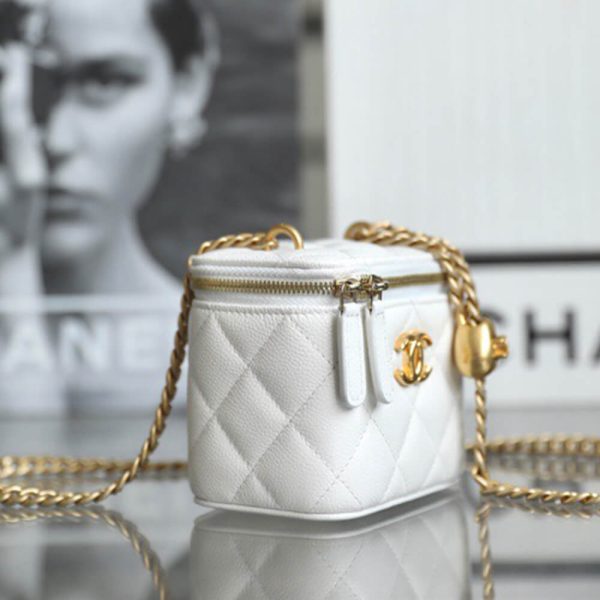 CHANEL Quilted Heart Crush Mini Vanity with Chain(high-end grade) - Image 3