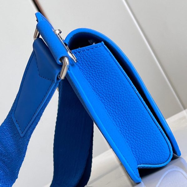 LV Takeoff Slingbag - Image 3