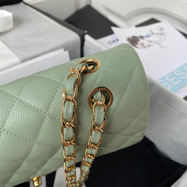 CHANEL Classic Flap Medium Gold hardware - Image 4