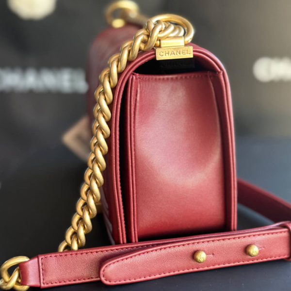 Chevron Boy Chanel Handbag - Image 4