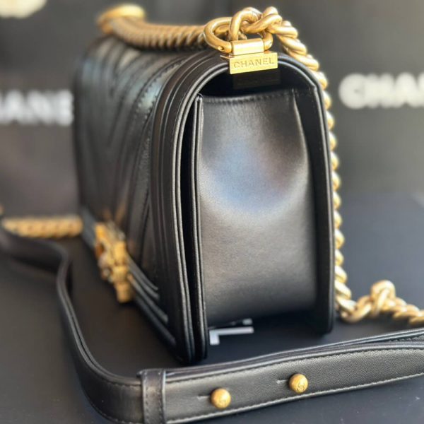 Chevron Boy Chanel Handbag - Image 4