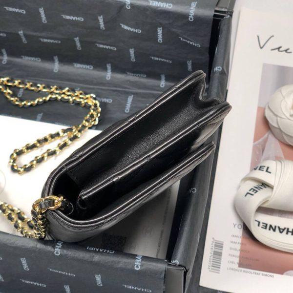 CHANEL WALLET ON CHAIN - Image 4