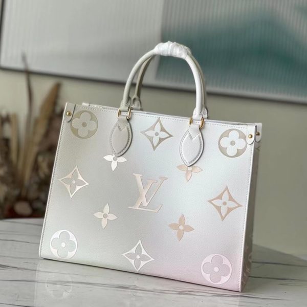 LV ONTHEGO MM - Image 4