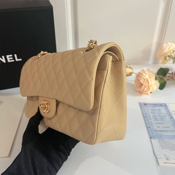 Chanel Classic Flap Medium - Image 4